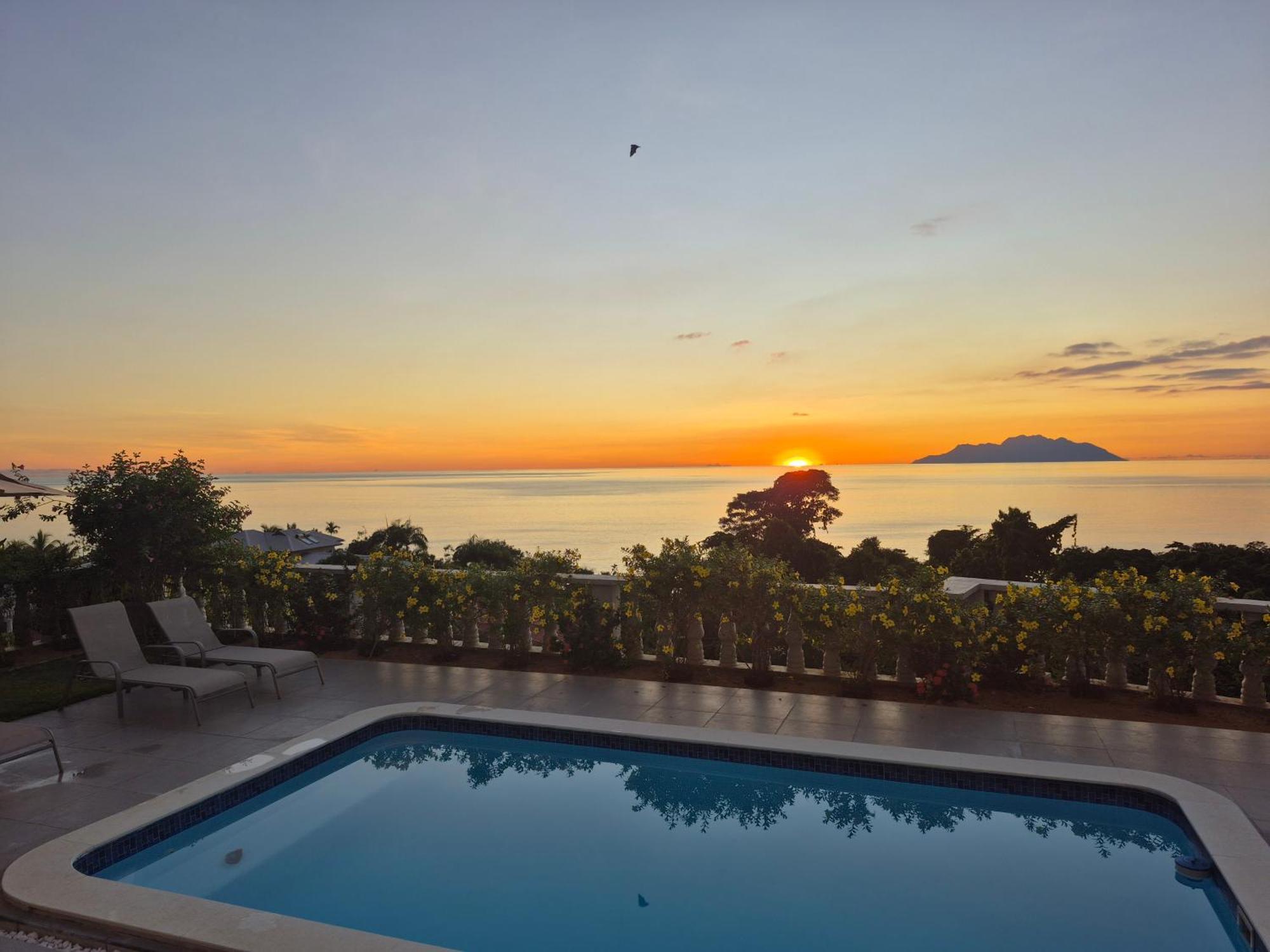 คาล์ม โซเรนโต Bed & Breakfast Glacis  ภายนอก รูปภาพ