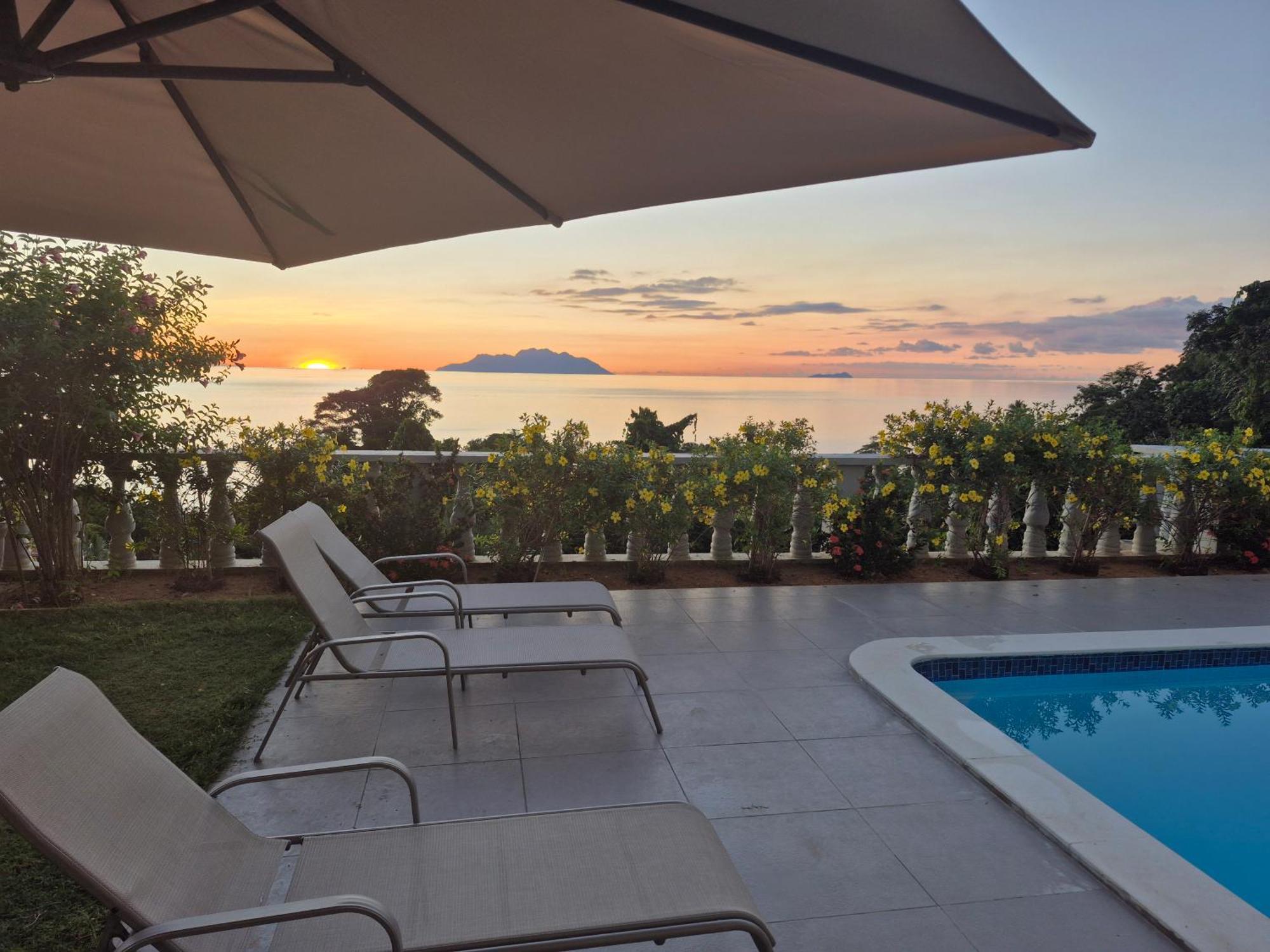 คาล์ม โซเรนโต Bed & Breakfast Glacis  ภายนอก รูปภาพ